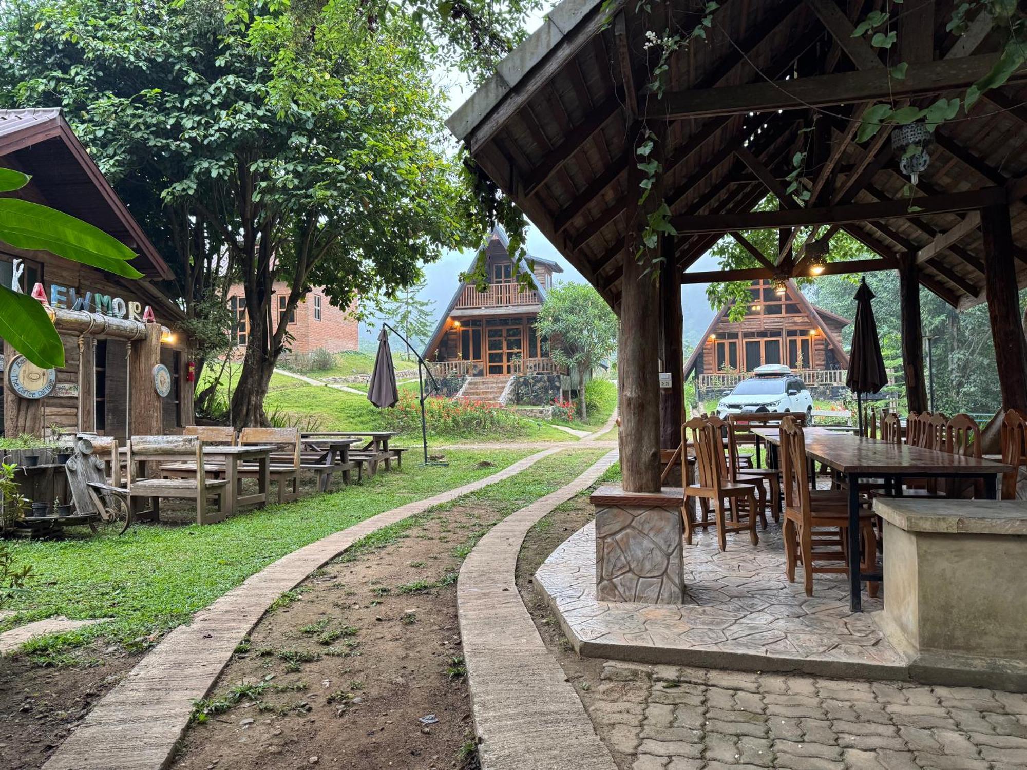 Ban Kaew Mo Ra Glamping & Restaurant Hotel ปางมะผ้า ภายนอก รูปภาพ