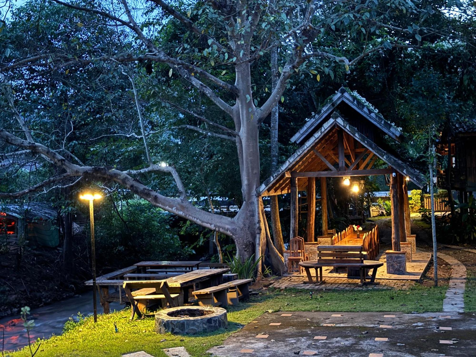 Ban Kaew Mo Ra Glamping & Restaurant Hotel ปางมะผ้า ภายนอก รูปภาพ