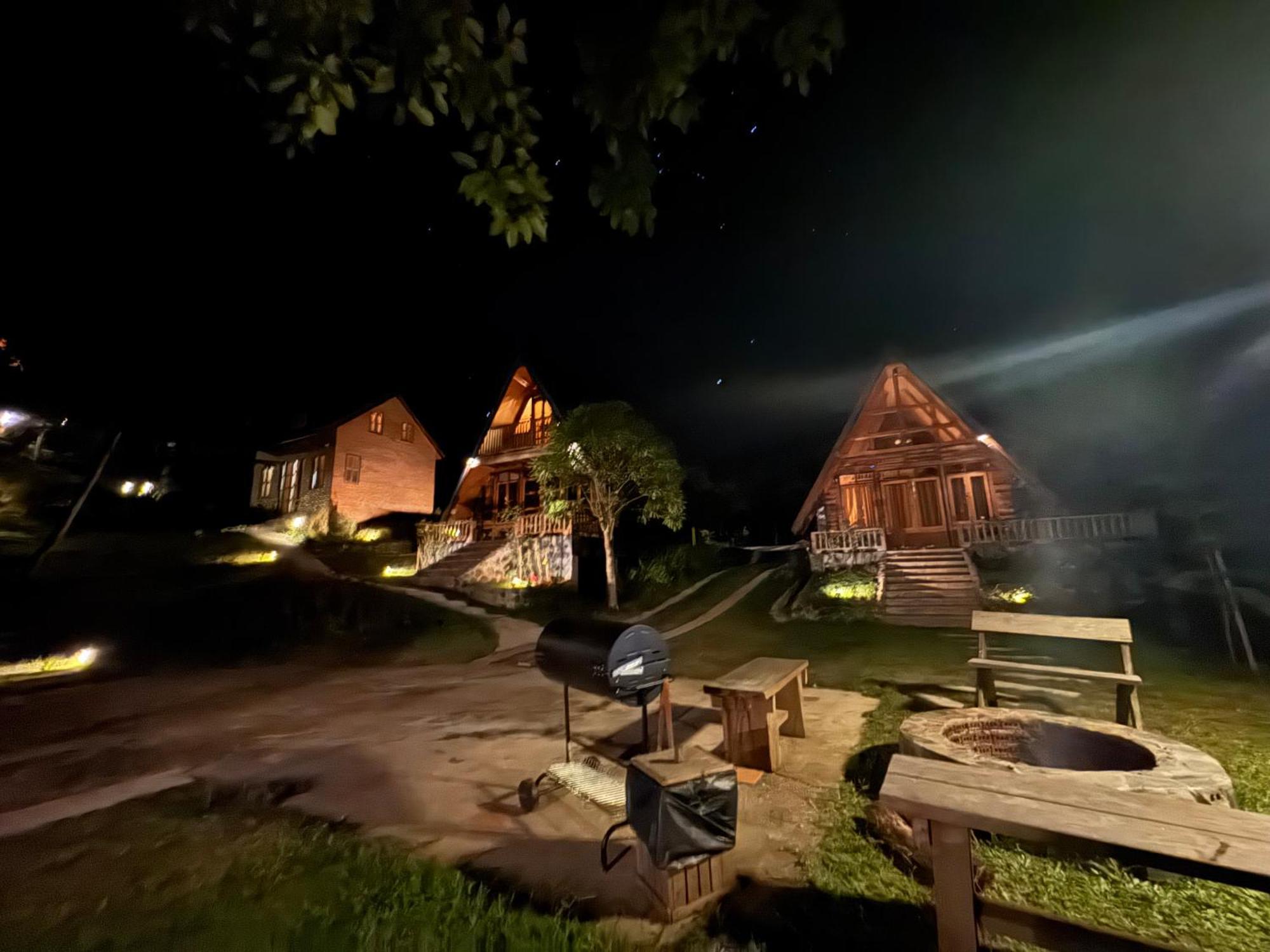 Ban Kaew Mo Ra Glamping & Restaurant Hotel ปางมะผ้า ภายนอก รูปภาพ